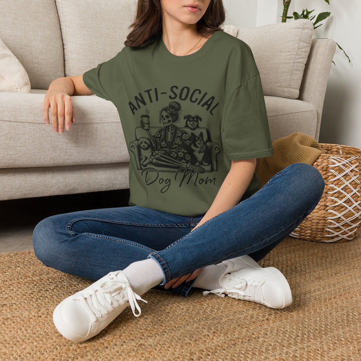 Anti Socail Dog Mom blk t-shirt