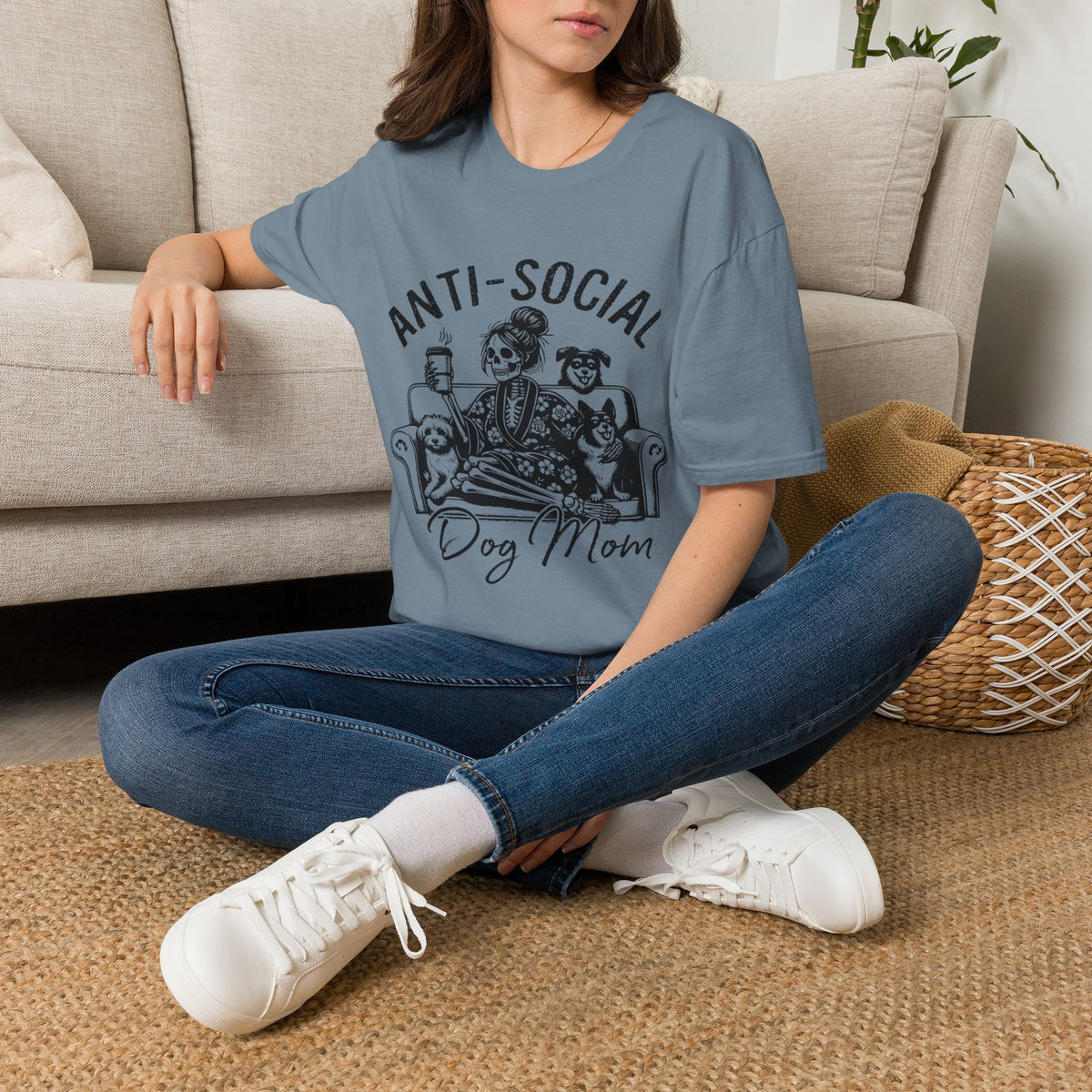 Anti Socail Dog Mom blk t-shirt