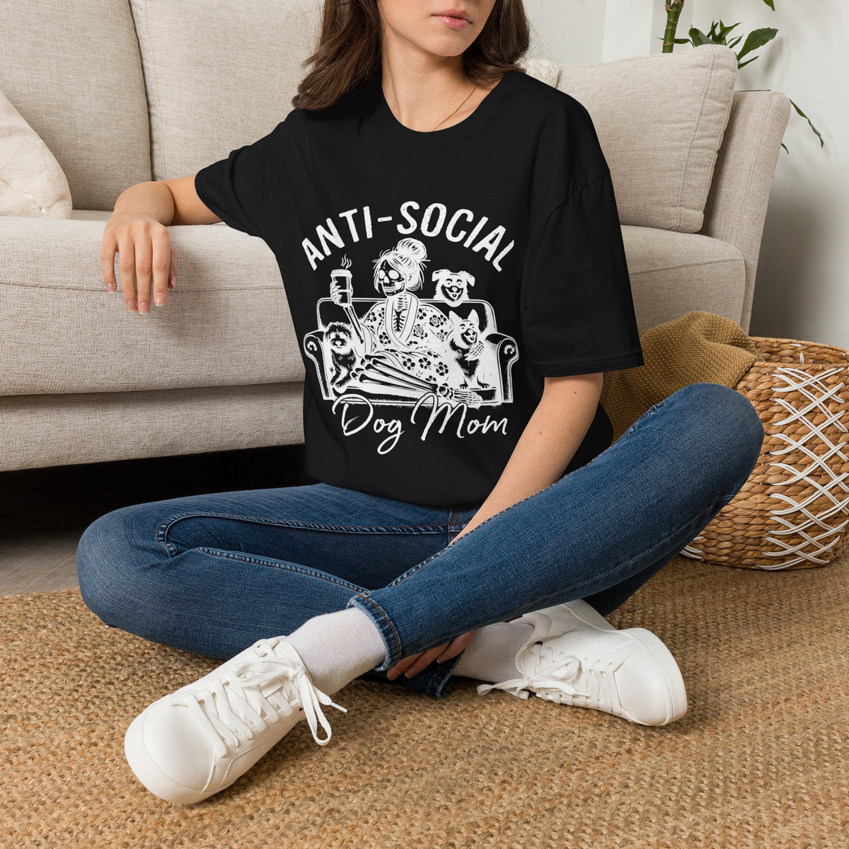 Anti Socail Dog Mom wht t-shirt